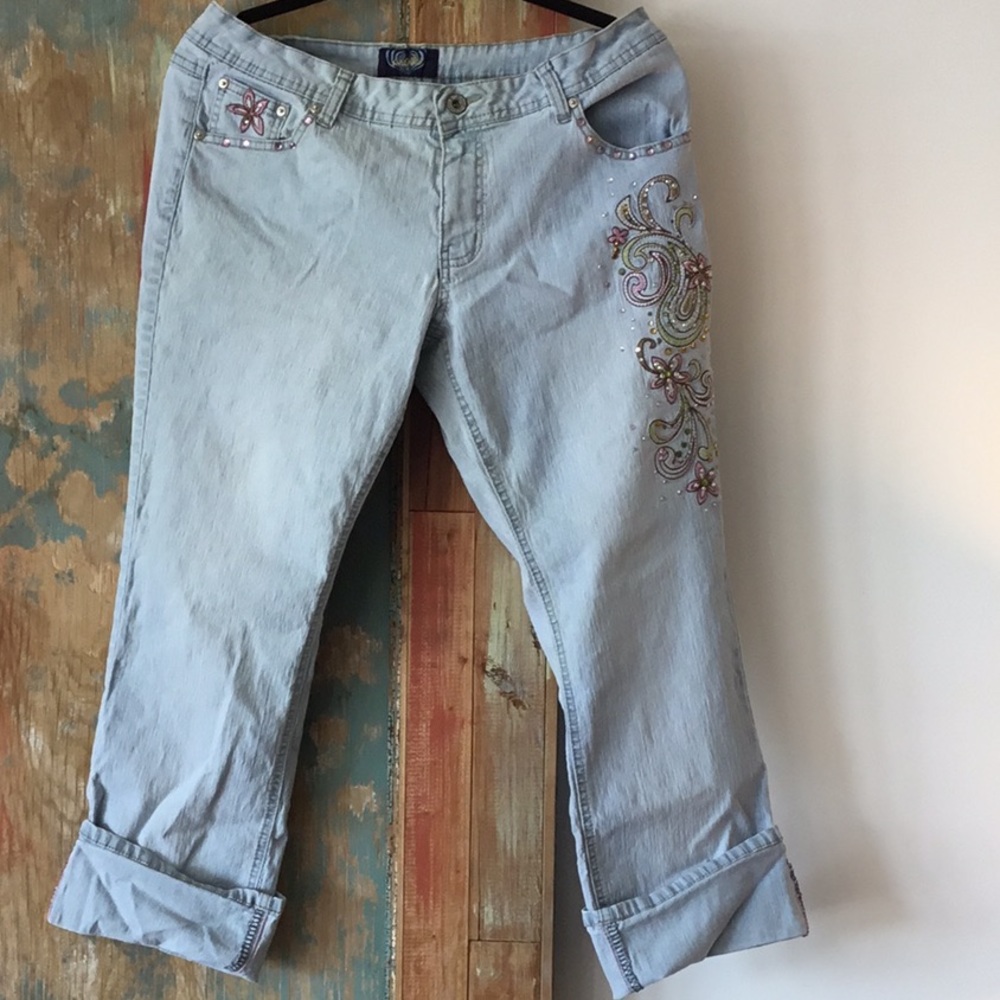 Cropped designed jeans